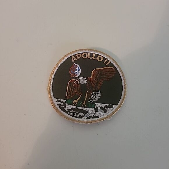 Apollo 11 Mission Patch - Picture 1 of 2